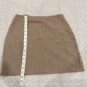 Classic Houndstooth Skirt (SIZE: S)